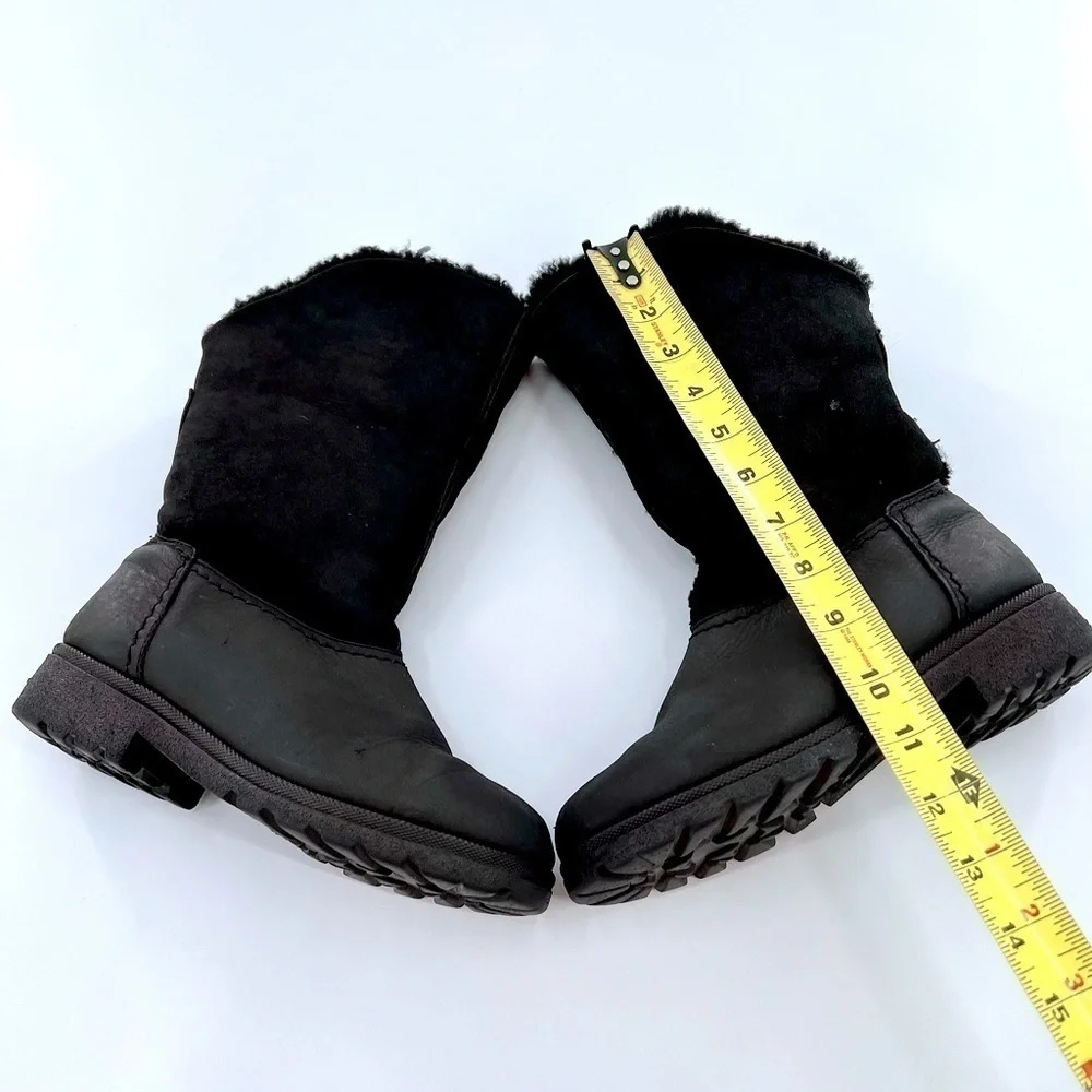 Sorel Black Leather Winter  Pull on Womens Boots size 6